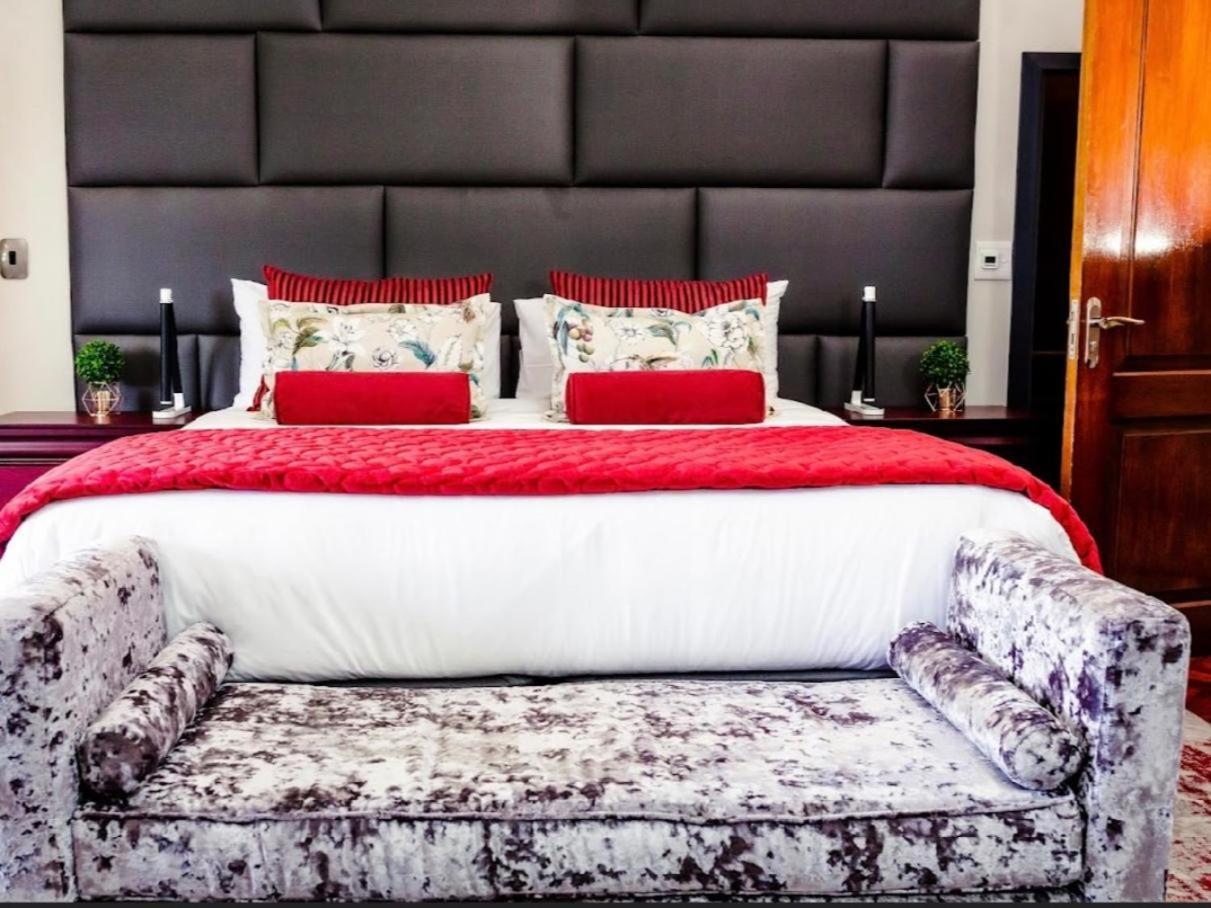 One O Eight Boutique Hotel Benoni Buitenkant foto